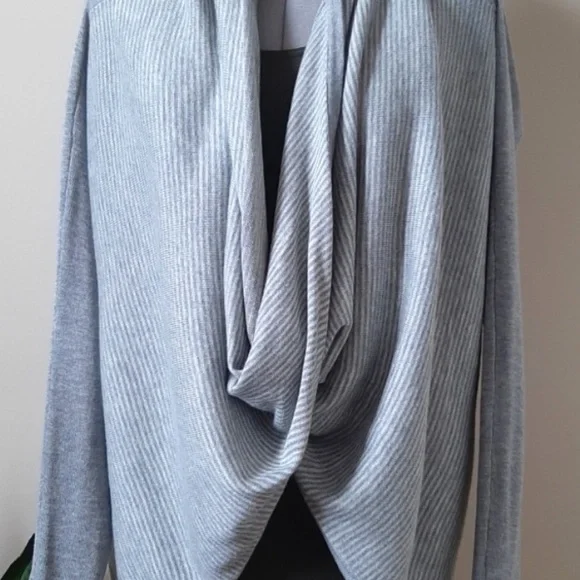 Lululemon Iconic Sweater Wrap - Picture 4 of 6